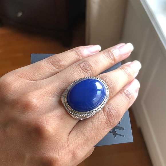 Costume blue stone ring in silver setting - Picture 4 of 5